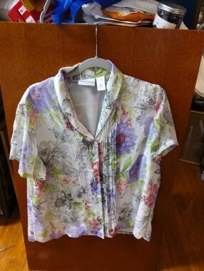 Alfred Dunner White Floral Pleated Button Blouse